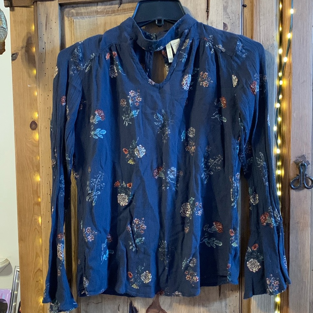 Japana XS Blouse- Cut-Out on Neck- Bell Sleeve